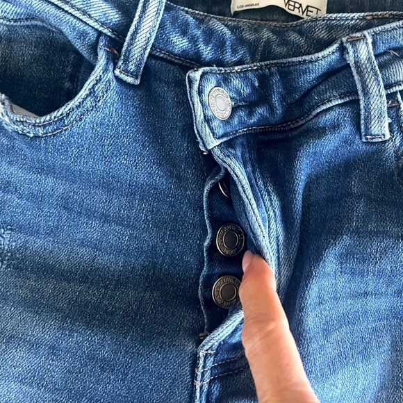 NWOT Vervet High Rise Cris Cross Button Fly Released Hem Jeans in Medium Wash 27 - Picture 4 of 10